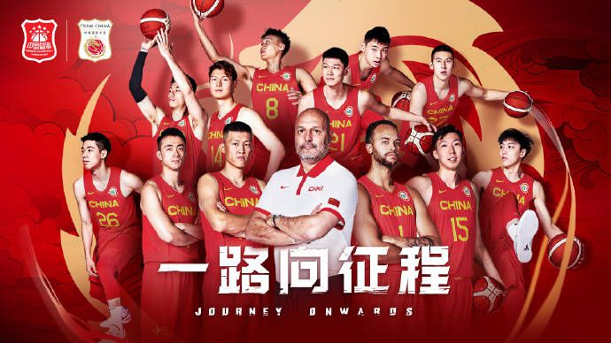 国产桃子趴着打光屁股sp抽打