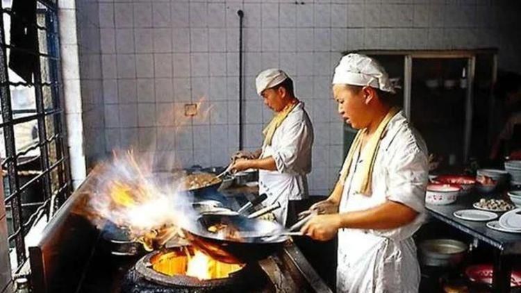 色妞成人